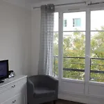 Pleasant Apartment South Paris