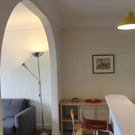 Pleasant South Apartment Paris