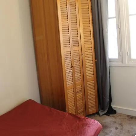 Pleasant South Apartment Paris